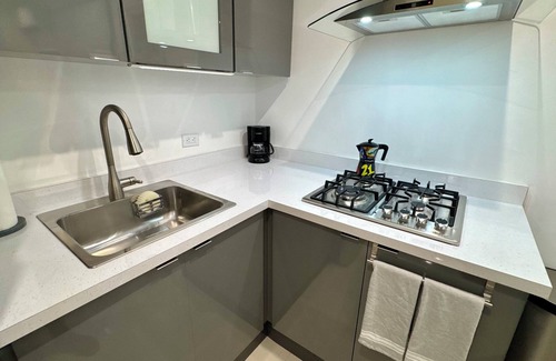 El Cinco Apartment | STUDIO 961nGreat location, minutes away from SJU airport, Old SJ, Shopping Malls