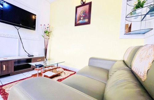 Douala Apartment | Studio A1,b-ssadi Santa Lucia,wifi, Canal, Gardien