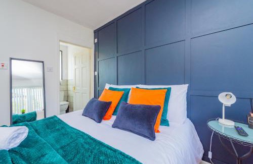 Willaston Apartment | Studio Annexe by Papermill, Deeside - En-Suite, Heswall