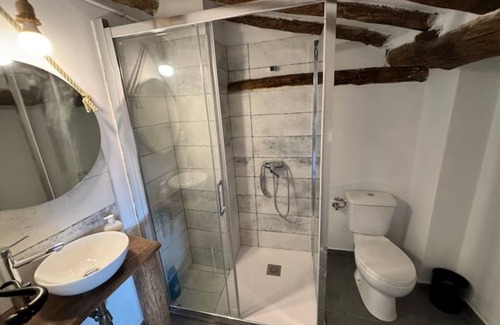 Iznatoraf Apartment | Studio Apartment 'Alojamiento Verdala' with Shared Garden, Wi-Fi and Air Conditioning