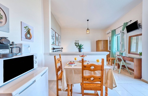 Katsimatika Apartment | Studio Apartment 'Dolphin' with Sea View, Wi-Fi and Air Conditioning