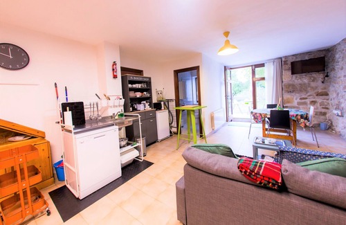 Iurreta Apartment | Studio apartment in a Basque country house with views of the garden.