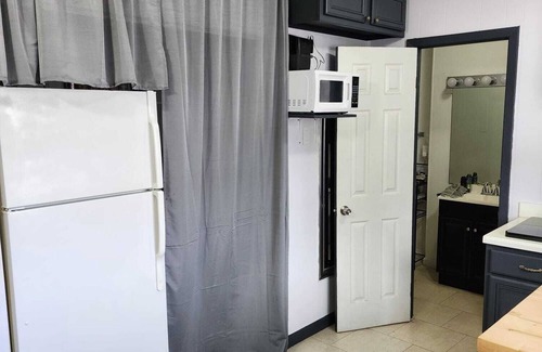 Carrollwood Apartment | Studio Apartment in a quiet neighborhood