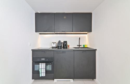 7th Arrondissement Apartment | Studio Apartment Near Eiffel Tower with NetFlix