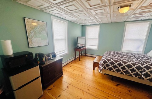 Downtown Portland Apartment | Studio Apartment near downtown Walkable!