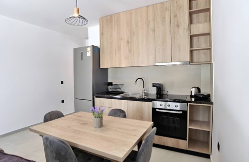 Vlicho Apartment | Studio Apartment 'Sokol Stone House 4' with Mountain View, Wi-Fi and Air Conditioning