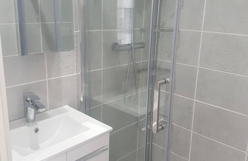 Bas-Vernet Apartment | Studio apartment with parking and outdoor area - 20 minutes from the beach