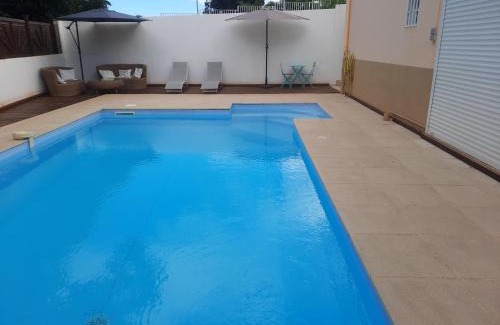 Saint-Claude House | Studio avec piscine privée, idéalement situé