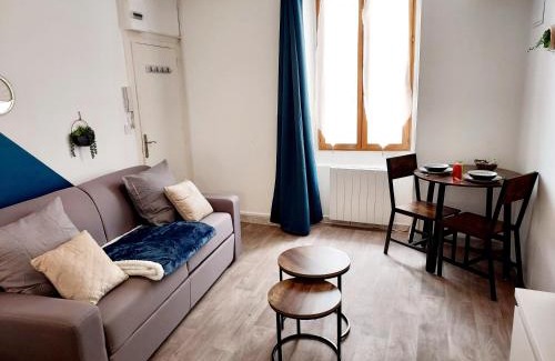 Neris-les-Bains Apartment | Studio B aux pieds des Thermes