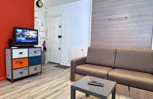 12th Arrondissement Apartment | Studio Bercy - Terrasse - Paris