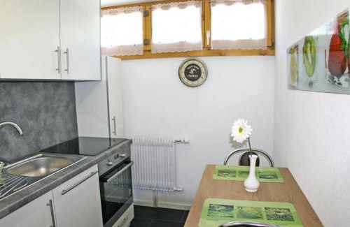 Graechen Apartment | Studio Bergfink Dachgeschoss-2 by Interhome