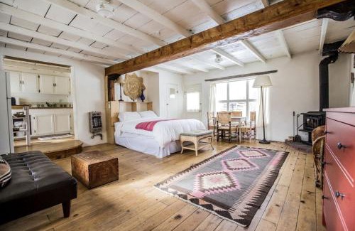 San Cristobal House | Studio Cabin Suite on Organic Farm Stay near Taos, New Mexico