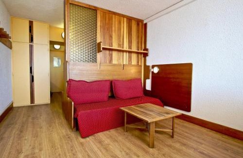 Chamrousse Apartment | Studio cabine à Chamrousse 1750, pied des pistes avec balcon et piscine en été - FR-1-549-33