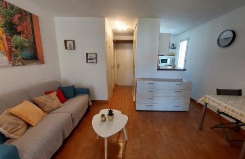 Foix Apartment | Studio Cabine pour 4, Proche Plage, Commerces et Parking Privé - FR-1-776-63