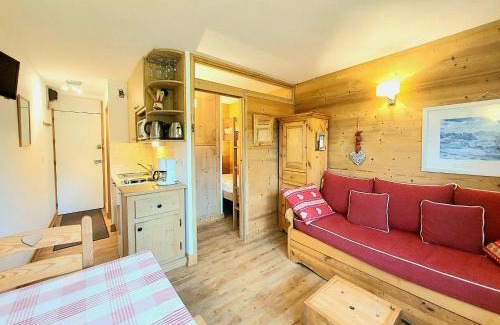 Plagne Villages Apartment | Studio-cabine rénové, ski-aux-pieds, balcon sud, 4 pers, Plagne Villages, centre station - FR-1-351-29