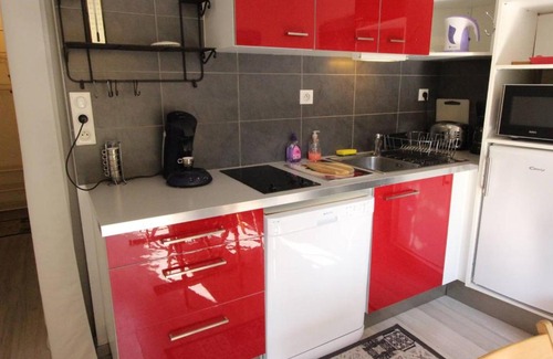 Bagneres-de-Luchon Apartment | Studio Cabine RDC pour 2/3 Pers avec Jardin, Parking, LL, LV, Wifi - Proche Thermes et Télécabine - FR-1-313-223