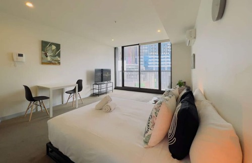 Carlton South Apartment | Studio, Carlton, Queen Victoria Market, Uni Melb