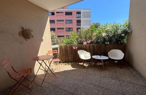 Cavaliere Apartment | Studio centre ville- Grand balcon-Meublé BoConcept