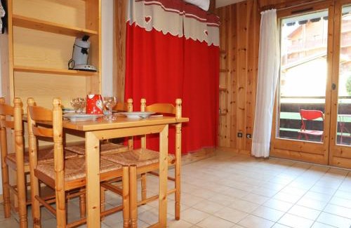 Morillon Apartment | Studio charmant au coeur de Morillon, à 850m des télécabines, balcon, équipements complets, parking inclus - FR-1-624-60