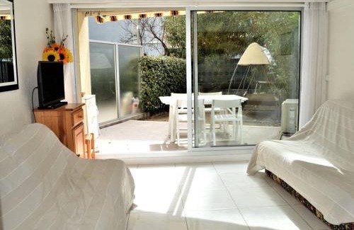 Cavaliere Apartment | Studio climatisé, accès piscine, terrasse, proche plage et commerces - FR-1-226B-179