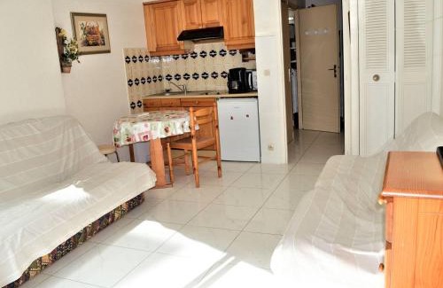Cavaliere Apartment | Studio climatisé, accès piscine, terrasse, proche plage et commerces - FR-1-226B-179