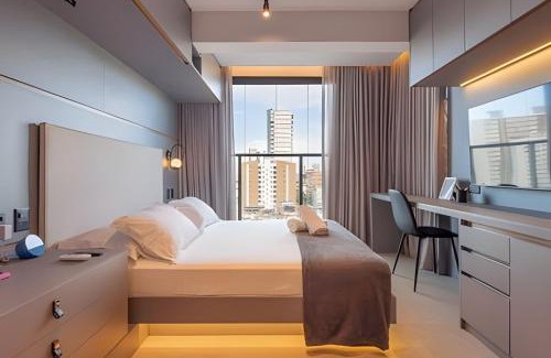 Graca Apartment | Studio com Rooftop e Piscina com vista para a Baia de Todos os Santos, Portaria 24 Hr, Estacionamento, a 1 km da Praia e a 3 km do Farol da Barra e do Pelourinho