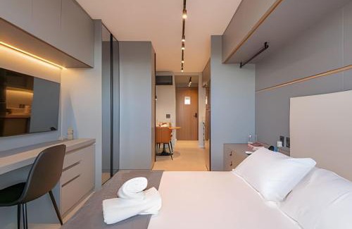 Graca Apartment | Studio com Rooftop e Piscina com vista para a Baia de Todos os Santos, Portaria 24 Hr, Estacionamento, a 1 km da Praia e a 3 km do Farol da Barra e do Pelourinho