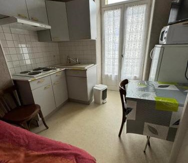 Neris-les-Bains Apartment | Studio confortable à Néris-les-Bains - 18 m² + Balcon