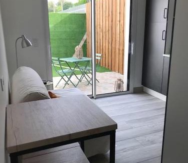 Saligny Apartment | Studio Cosy à Bellevigny