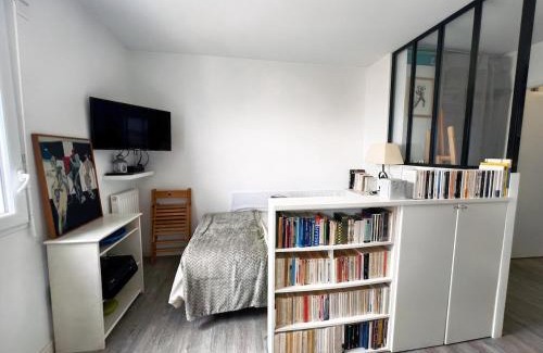 Drancy Centre Apartment | Studio cosy près de Paris et de l'Aéroport CDG