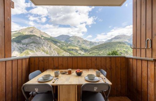 Allos le Seignus Apartment | Studio de charme avec vue sur le Val d'Allos, parking et Wifi gratuit