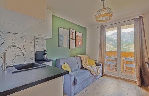 Allos le Seignus Apartment | Studio de charme avec vue sur le Val d'Allos, parking et Wifi gratuit