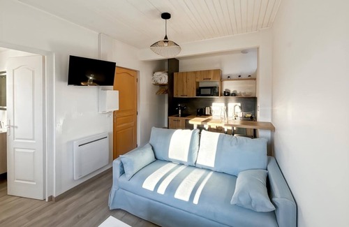 Mesnil-Val-Plage Apartment | Studio Douceur Marine (5min walk from the sea)