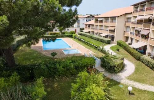 Andernos-les-Bains Apartment | Studio du port avec terrasse, parking privatif, piscine dans résidence , wifi, ménage compris