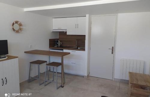 Istres Apartment | Studio entrée indépendante idéal vacance ou travail