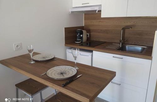 Istres Apartment | Studio entrée indépendante idéal vacance ou travail