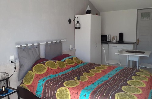 Cuxac-dʼAude Apartment | Studio et piscine au sel