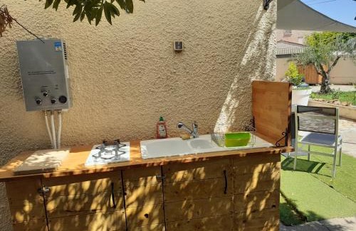 Cuxac-dʼAude Apartment | Studio et piscine au sel