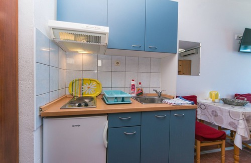 Brist Apartment | Studio flat near beach Brist, Makarska (AS-15714-a)