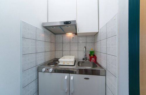 Brist Apartment | Studio flat near beach Brist, Makarska (AS-15714-b)