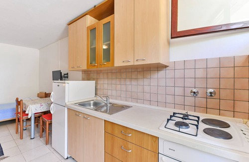 Tkon Apartment | Studio flat near beach Tkon, Pašman (AS-698-a)