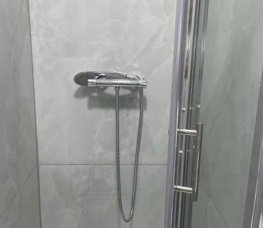 Tottenham Green Apartment | Studio Flat Private Shower Wc and Kitchenette