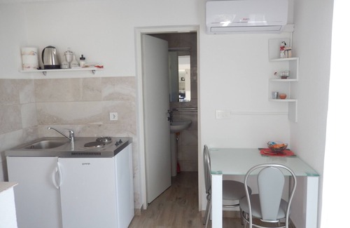 Sobra Apartment | Studio flat with air-conditioning Sobra, Mljet (AS-18465-a)