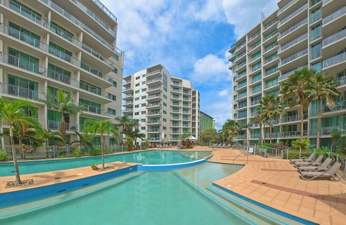 Cairns Central Business District Apartment | Studio in the City with pool and BBQ