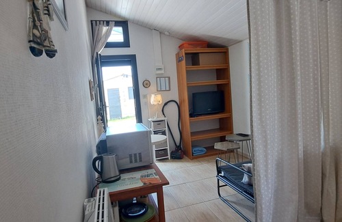 Biganos Apartment | Studio Le ti'coco on the Arcachon basin, 20 min from the beaches
