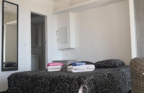 Furiani Apartment | Studio moderne magnifique vue sur mer dans cadre calme et verdoyant