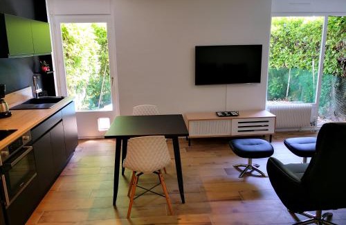 Aix-les-Bains Apartment | Studio moderne,parking,piscine,tennis,terrasse.