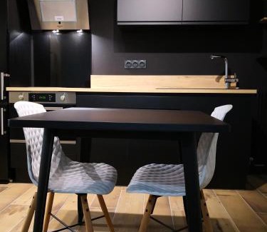 Aix-les-Bains Apartment | Studio moderne,parking,piscine,tennis,terrasse.