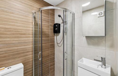 Upper Edmonton Apartment | Studio next North Mid Hospital & Hotspur Stadium