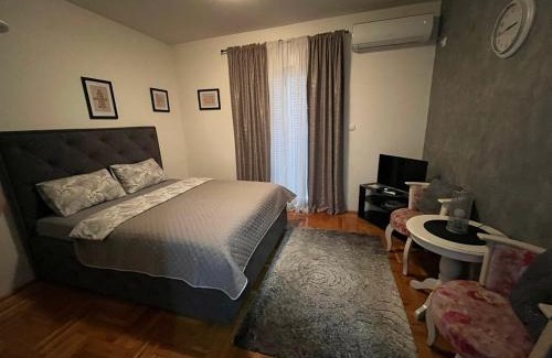 Podgorica Apartment | Studio Place 8